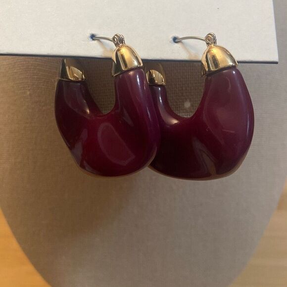 NWT Urban Outfitters Purple Plum and Gold Colored Dangle Earrings MSRP $20 NWT - Picture 2 of 8